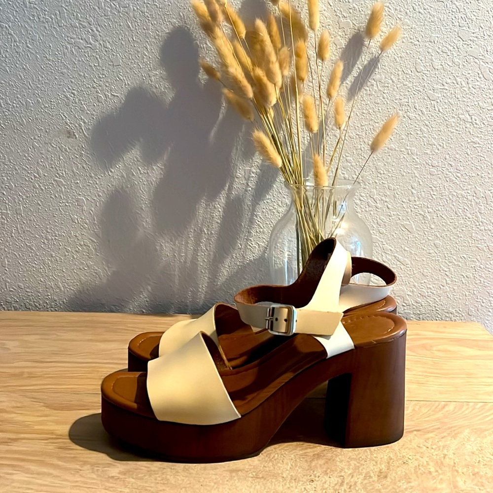 Seychelles Manila Ivory Sandal Chunk Heel Platform